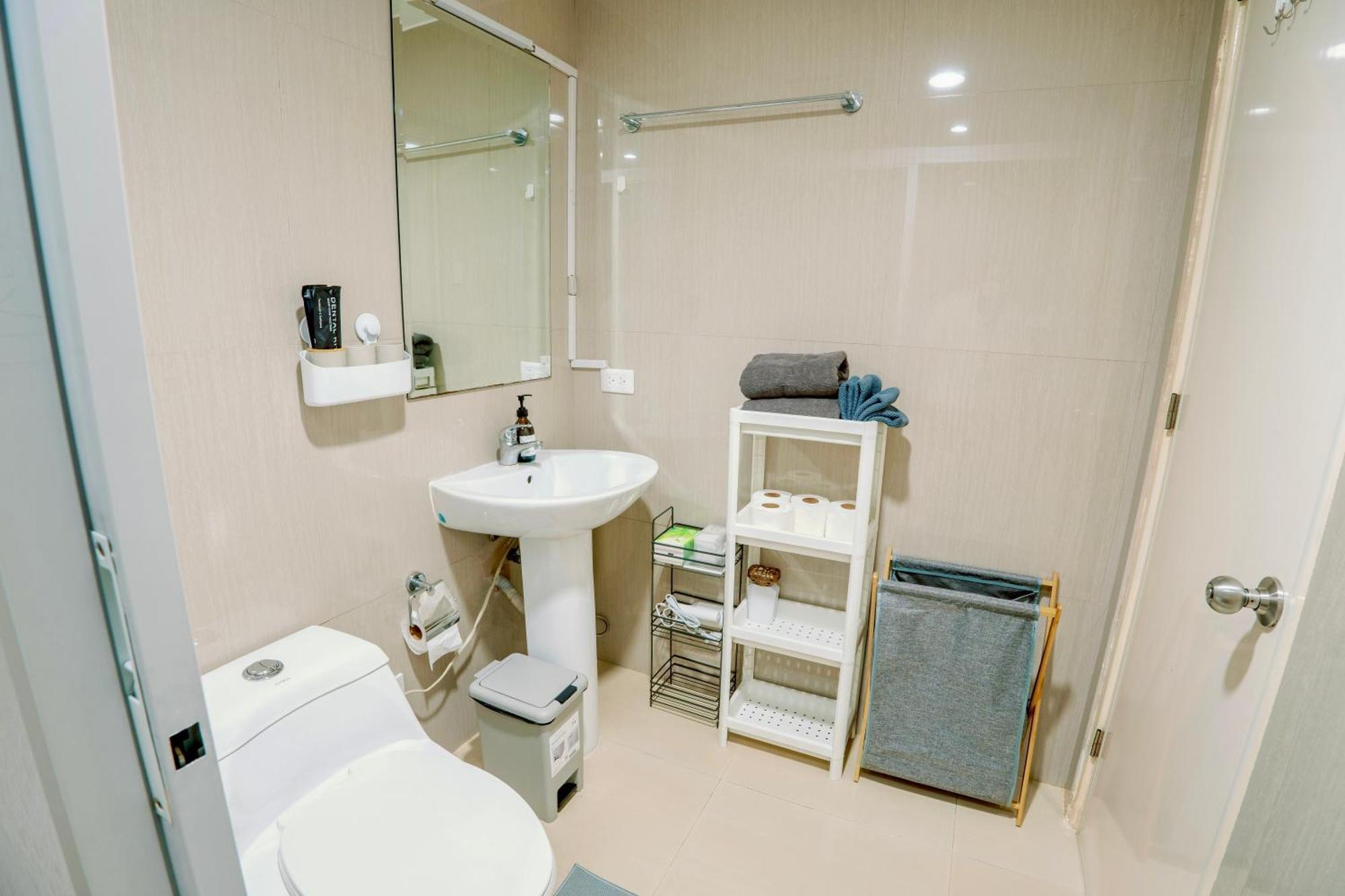 Spacious 2Br At Soma Bgc Near Sm Aura And Bonifacio High Street 마닐라 외부 사진